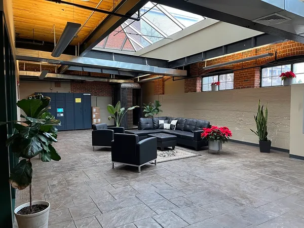 $2,400 | 160 Fremont Street, Unit 208, Worcester, MA 01603