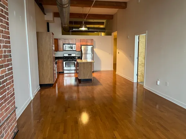 $2,400 | 160 Fremont Street, Unit 208, Worcester, MA 01603