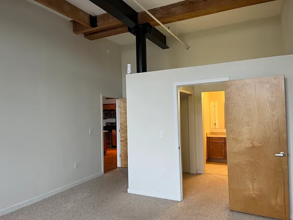 $2,400 | 160 Fremont Street, Unit 208, Worcester, MA 01603