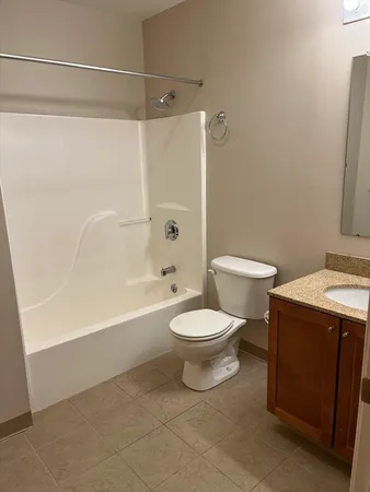 $2,400 | 160 Fremont Street, Unit 208, Worcester, MA 01603