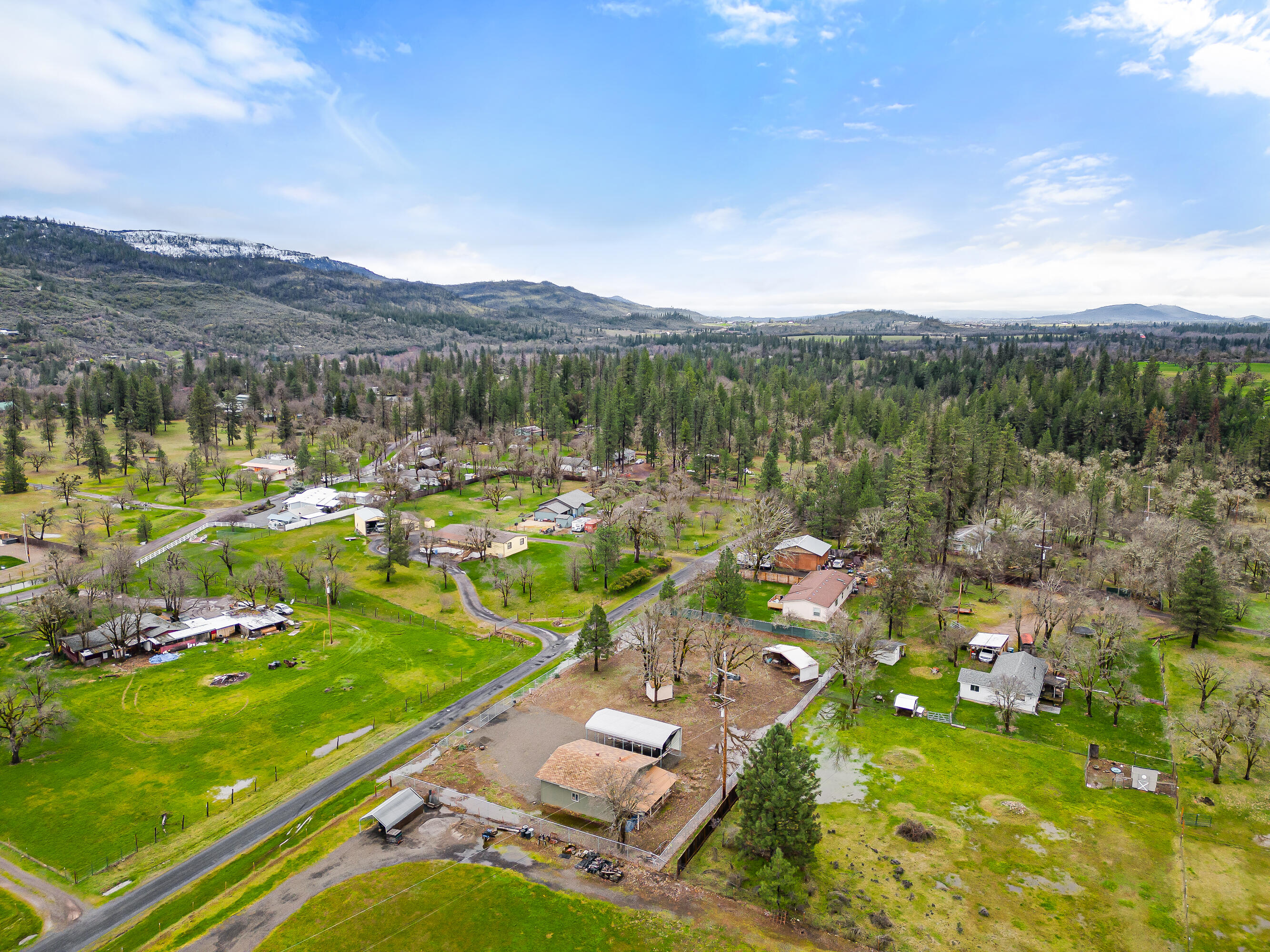 40 Drake Road Shady Cove, OR 97539 - Photo 9 of 10 8