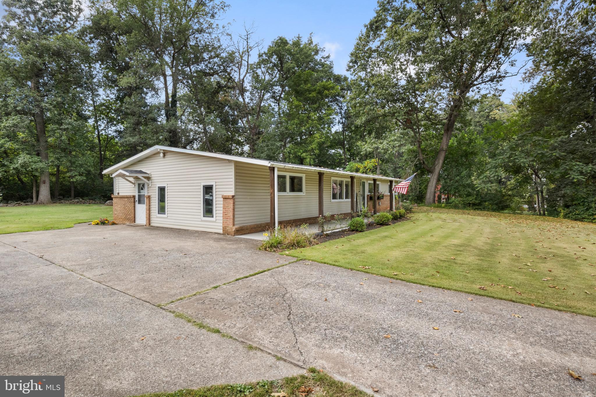 1054 Locust Grove Road Middletown, PA 17057 - Photo 4 of 53 Gallery Image 4