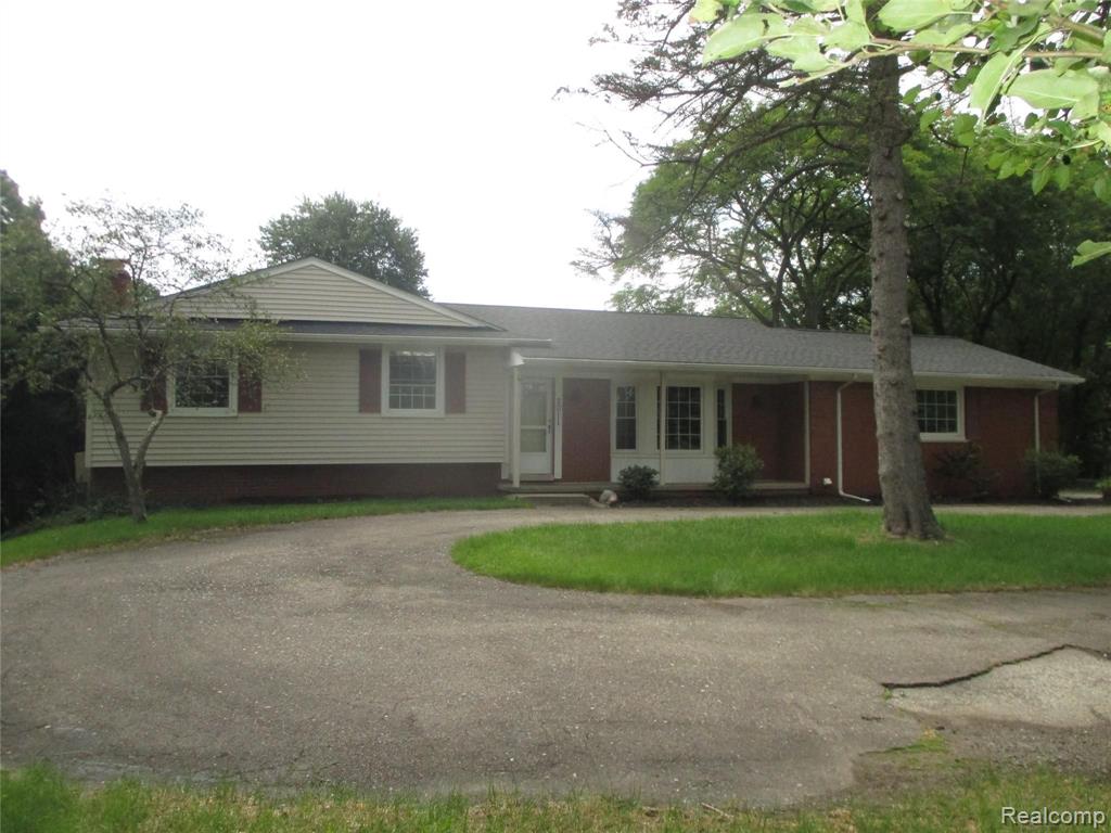 2011 West Avon Road Rochester Hills, MI 48309 - Photo 2 of 22