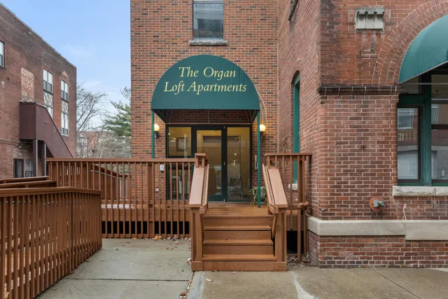 a view of empty room with windows