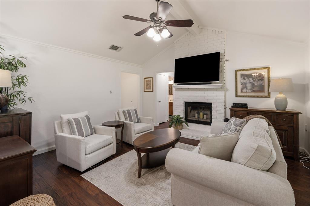 2507 Poppy Lane Euless, TX 76039 - Photo 8 of 29