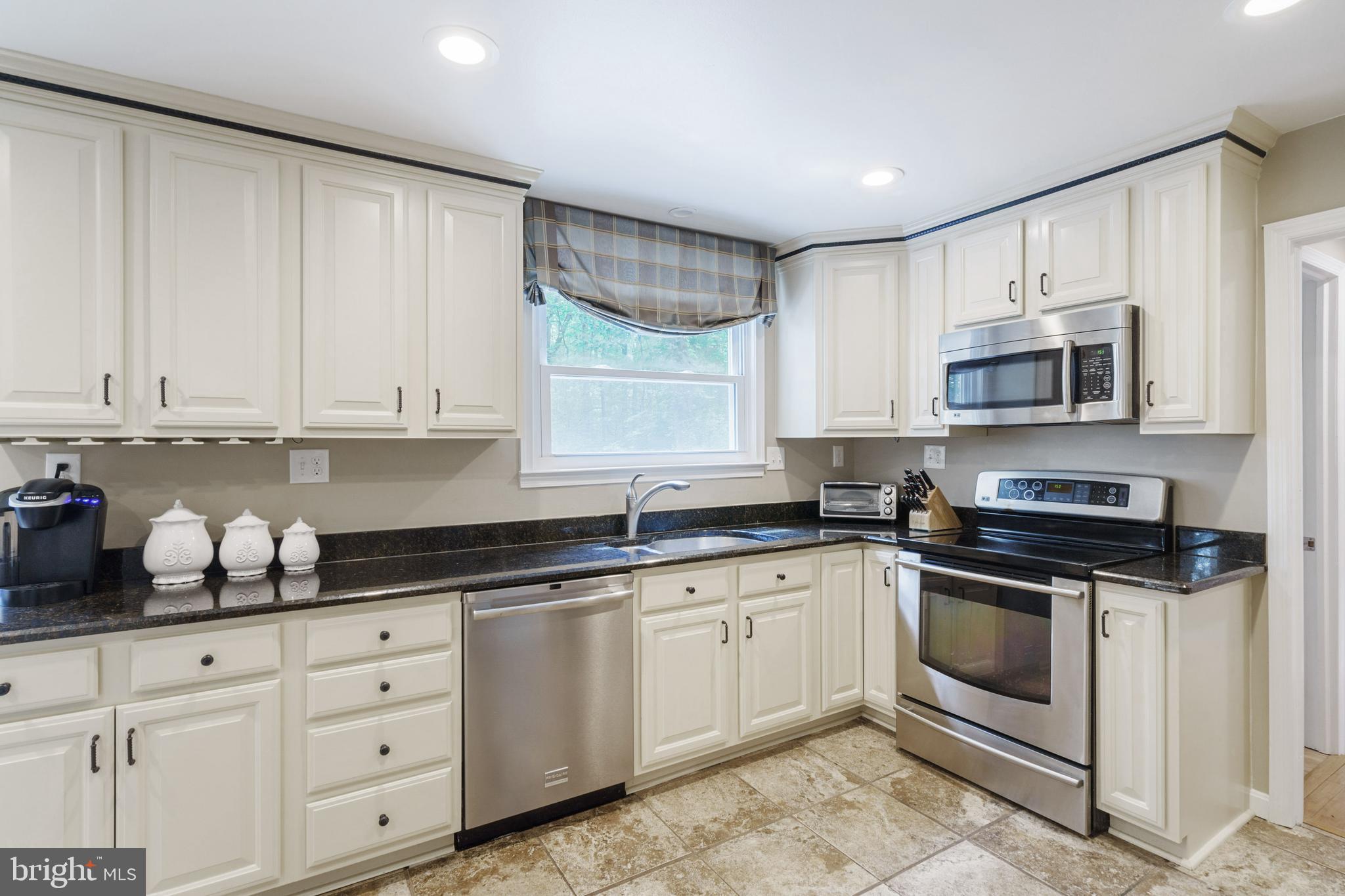 280 Peck Road Downingtown, PA 19335 - Photo 8 of 24 with granite countertops & S/S appliances...