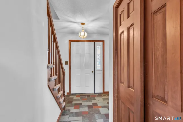 $429,000 | 117 Coles Road, Cromwell, CT 06416