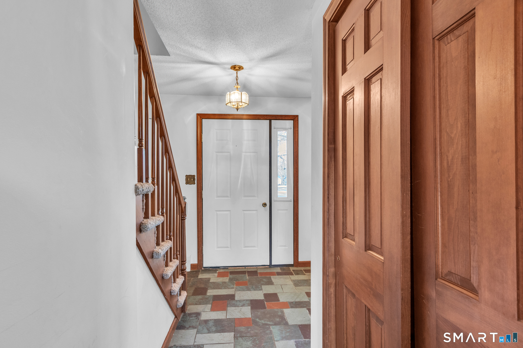 117 Coles Road Cromwell, CT 06416 - Photo 3 of 37