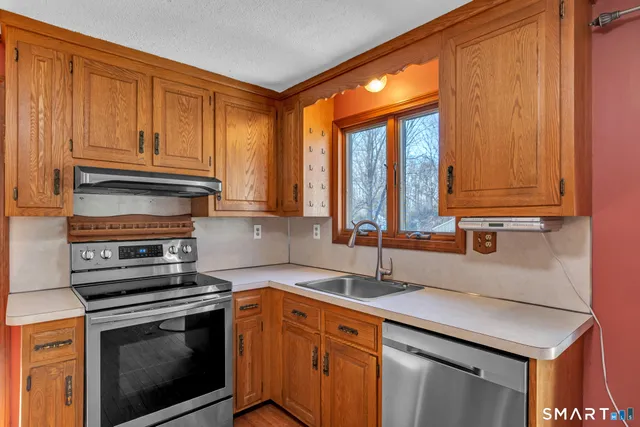 $429,000 | 117 Coles Road, Cromwell, CT 06416