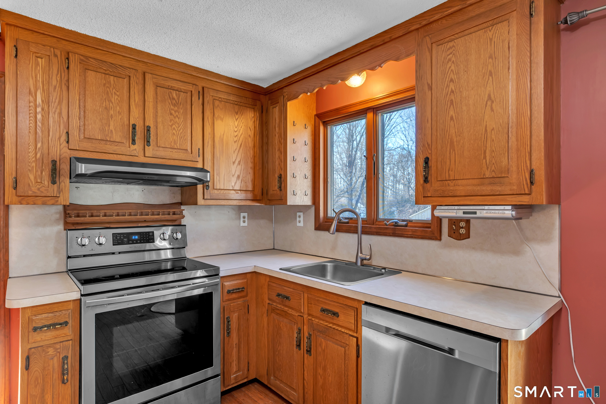 117 Coles Road Cromwell, CT 06416 - Photo 10 of 37