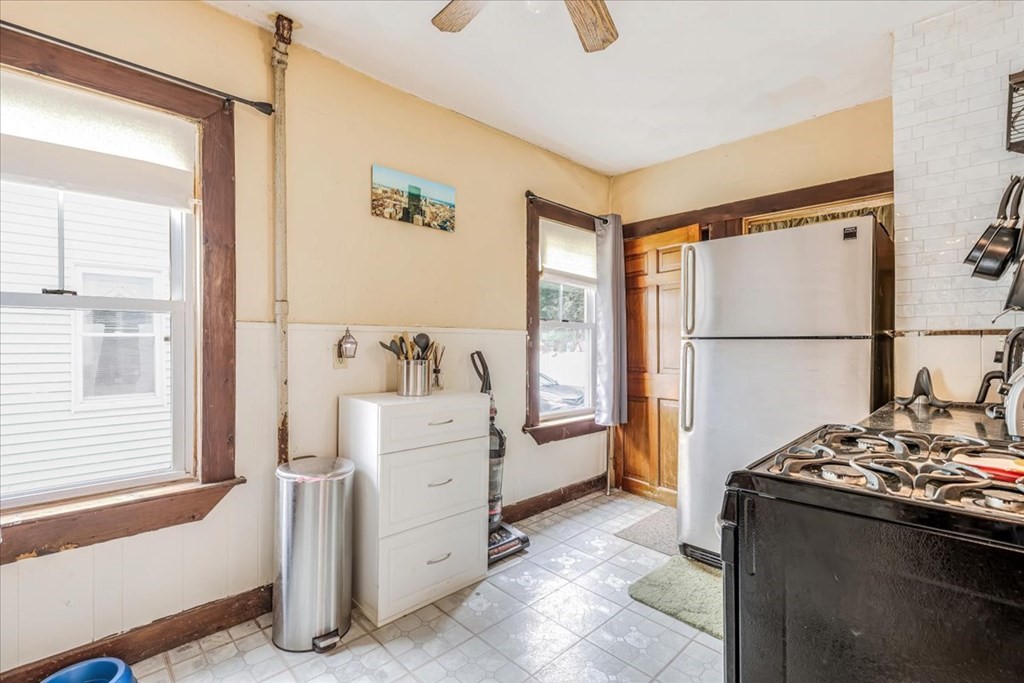 4 Walnut Street Taunton, MA 02780 - Photo 11 of 25