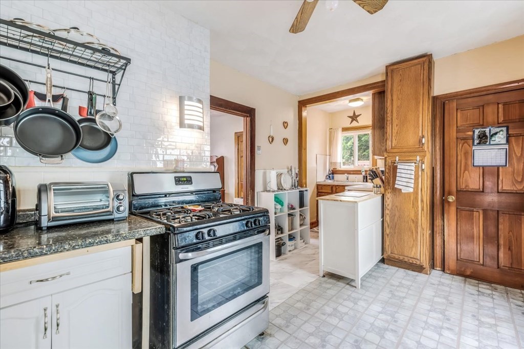 4 Walnut Street Taunton, MA 02780 - Photo 12 of 25