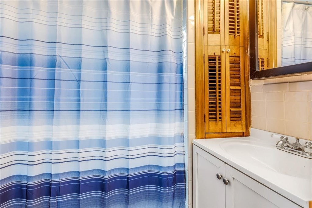 4 Walnut Street Taunton, MA 02780 - Photo 8 of 25