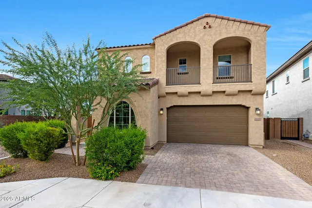 $1,500,000 | 22220 North 34th Place, Phoenix, AZ 85050