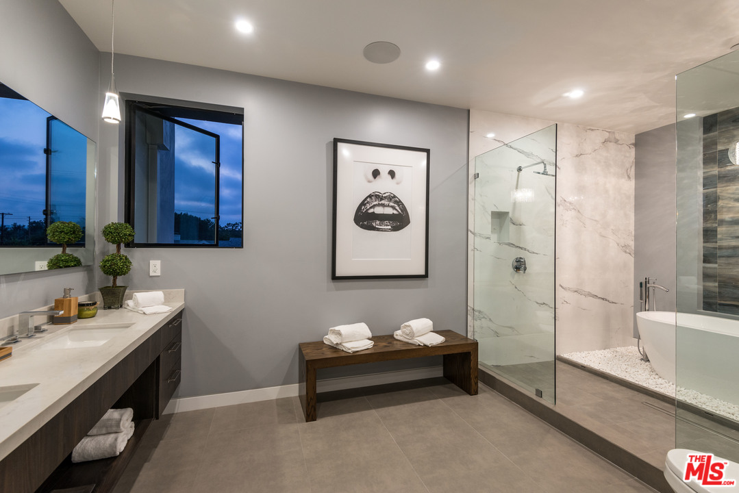 10636 Rountree Road Los Angeles, CA 90064 - Photo 16 of 33