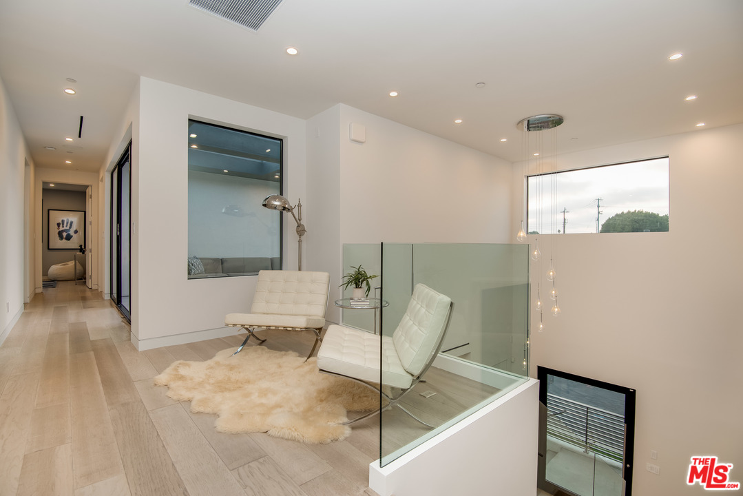 10636 Rountree Road Los Angeles, CA 90064 - Photo 19 of 33