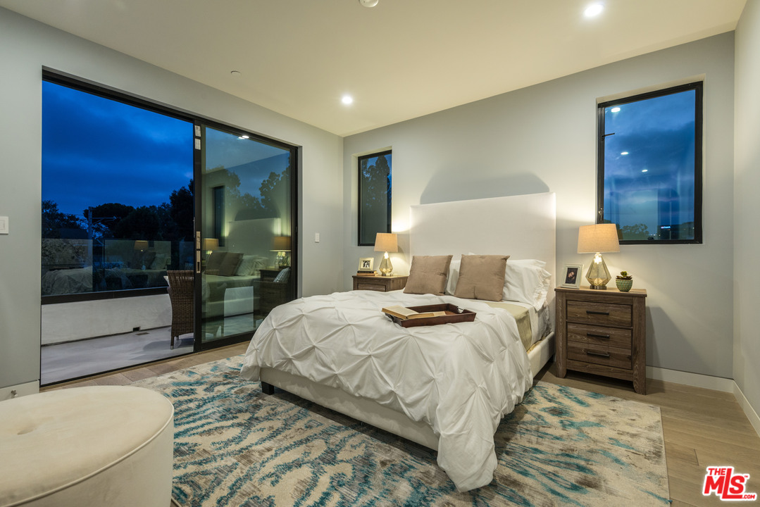 10636 Rountree Road Los Angeles, CA 90064 - Photo 20 of 33