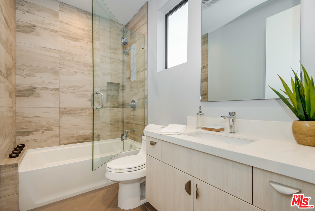 10636 Rountree Road Los Angeles, CA 90064 - Photo 24 of 33