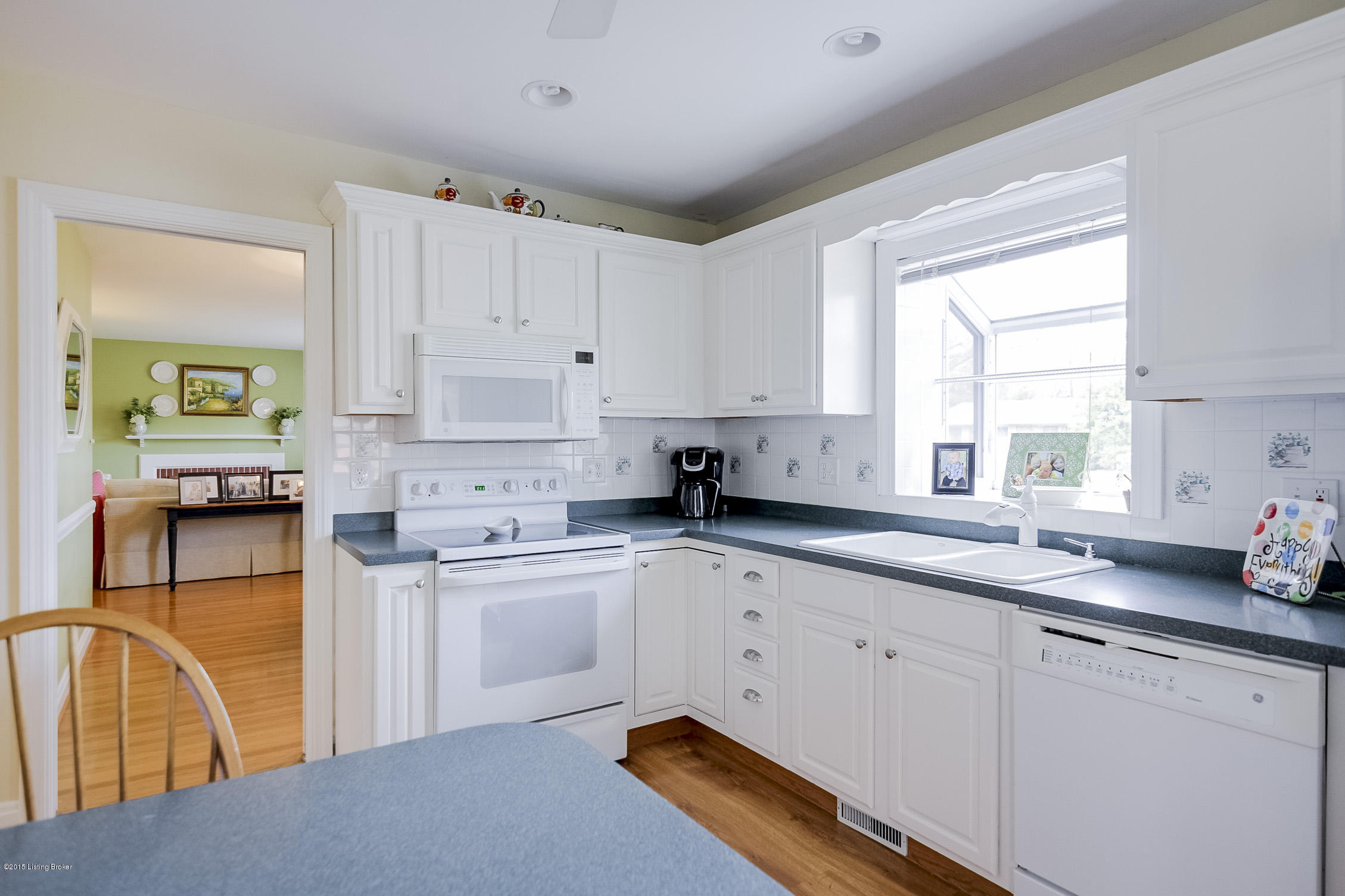 4308 Kinloch Road Louisville, KY 40207 - Photo 15 of 36 0029HDR