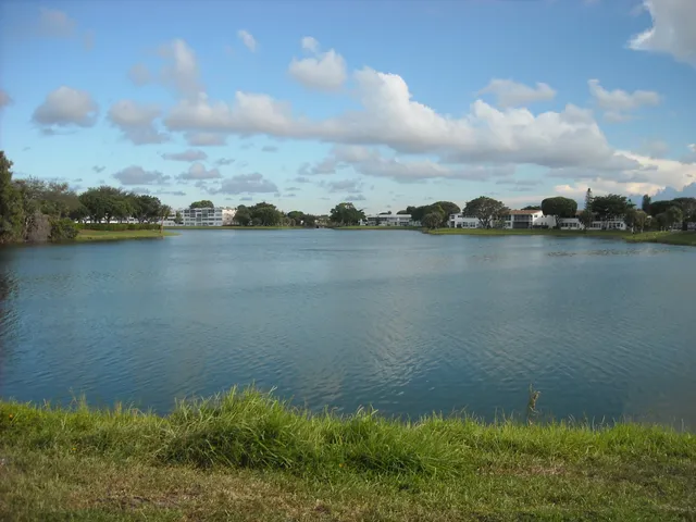 $1,300 | 358 Chatham R, West Palm Beach, FL 33417