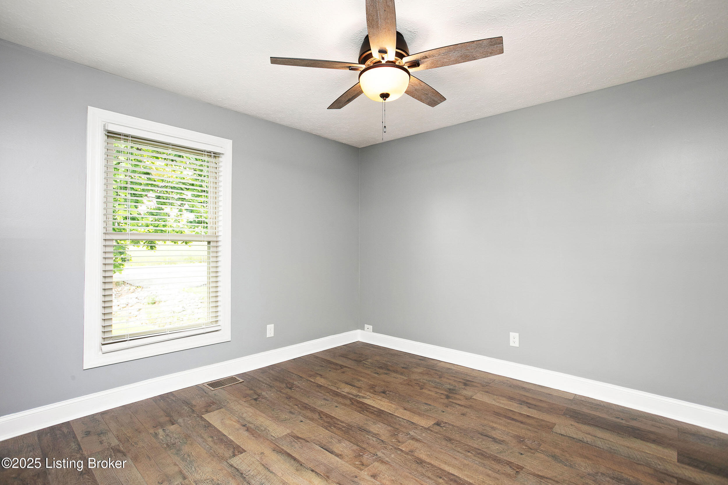2617 Greenbriar Road Mount Washington, KY 40047 - Photo 24 of 26 2617GreenbriarRd-26