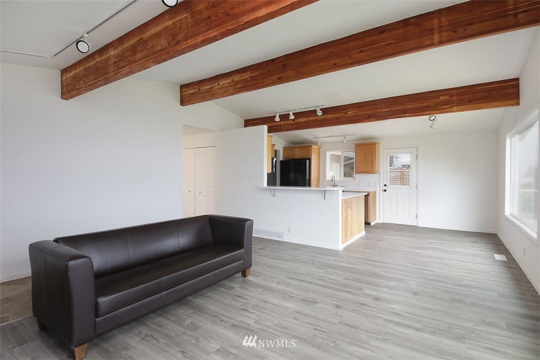 6545 Conrad Street Clinton, WA 98236 - Photo 12 of 39 Gallery Image 12