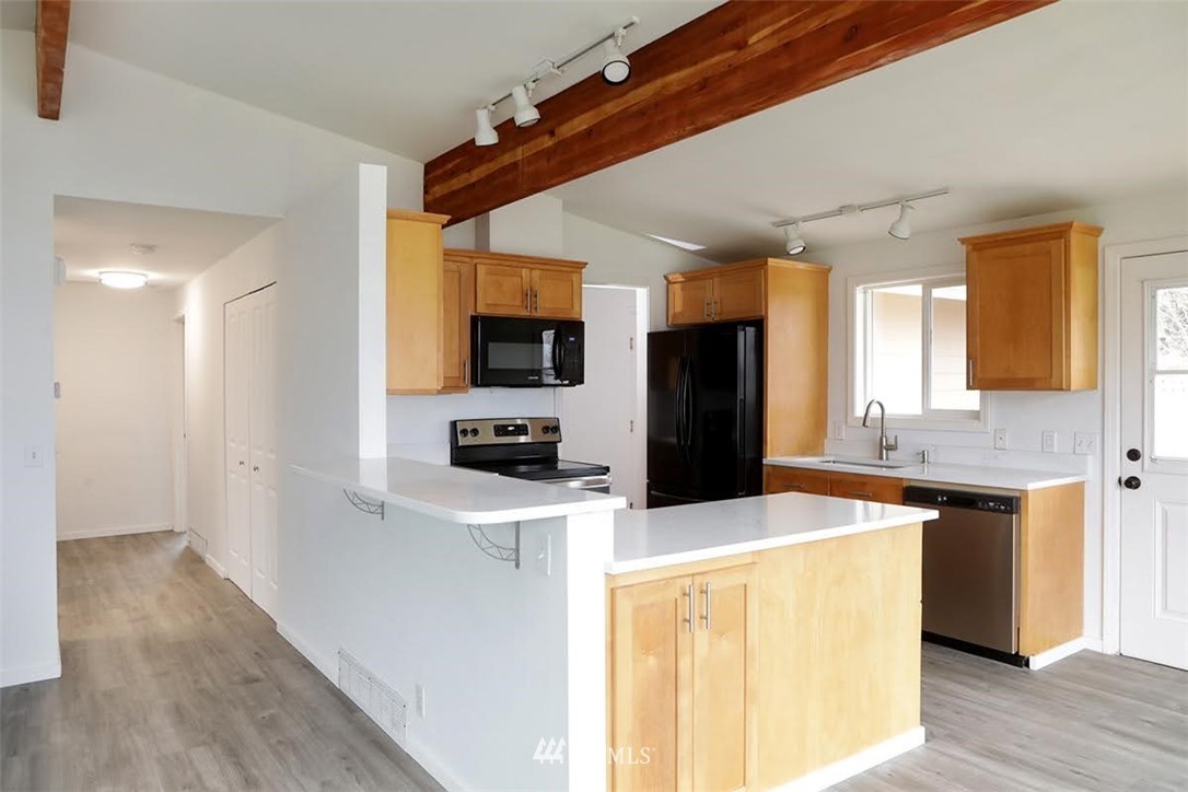 6545 Conrad Street Clinton, WA 98236 - Photo 13 of 39 Gallery Image 13