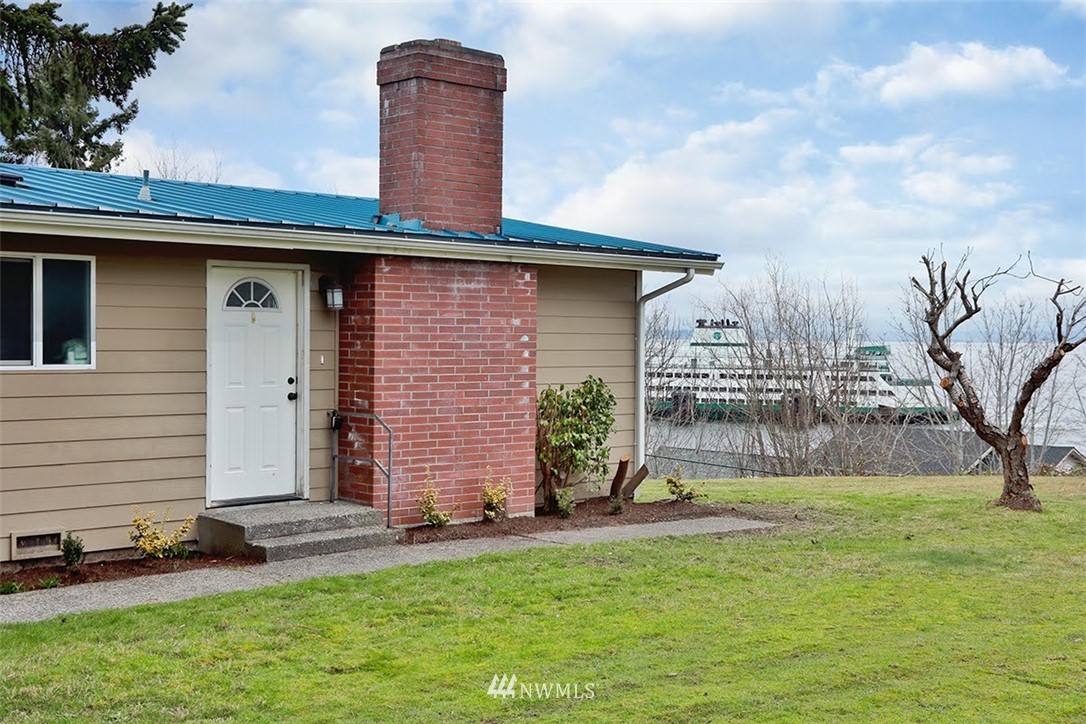 6545 Conrad Street Clinton, WA 98236 - Photo 5 of 39 Gallery Image 5