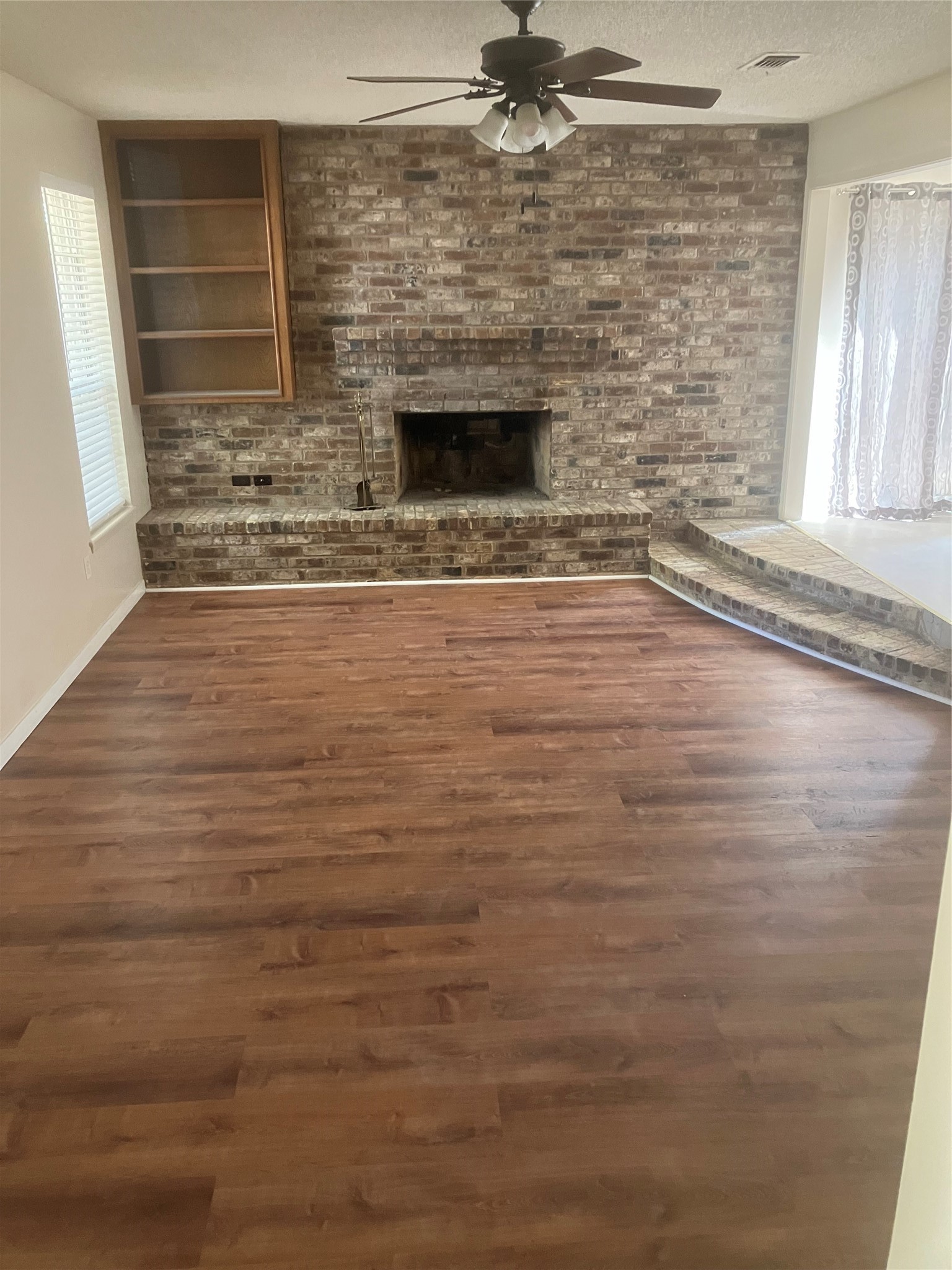2525 B Robinson Way Huntsville, TX 77340 - Photo 3 of 9 Gallery Image 3