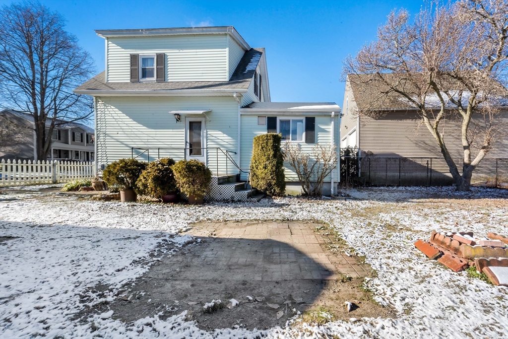 178 Bullock Street Fall River, MA 02720 - Photo 5 of 27