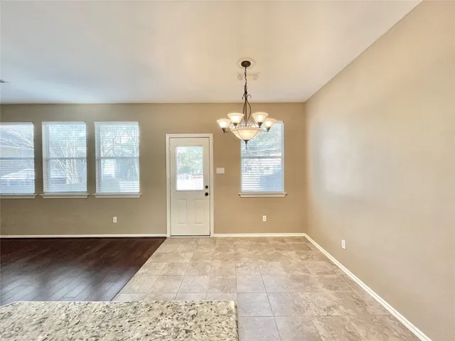 $2,100 | 19 Blue Creek Place, The Woodlands, TX 77382