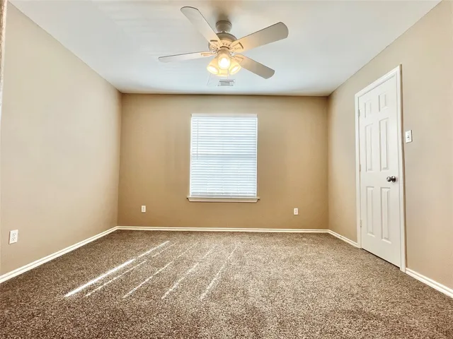 $2,100 | 19 Blue Creek Place, The Woodlands, TX 77382