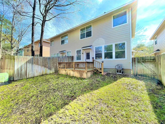 $2,100 | 19 Blue Creek Place, The Woodlands, TX 77382