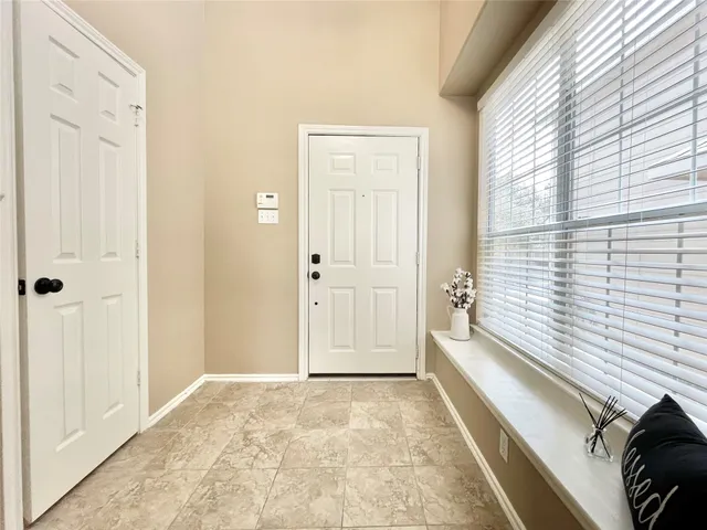 $2,100 | 19 Blue Creek Place, The Woodlands, TX 77382