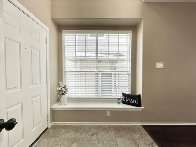 $2,100 | 19 Blue Creek Place, The Woodlands, TX 77382