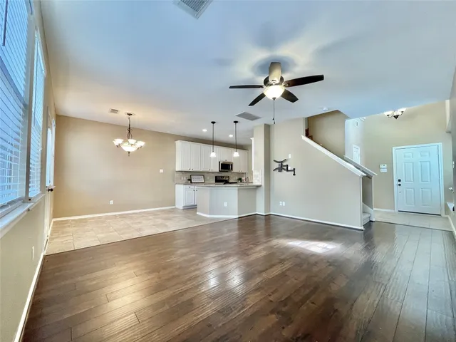 $2,100 | 19 Blue Creek Place, The Woodlands, TX 77382