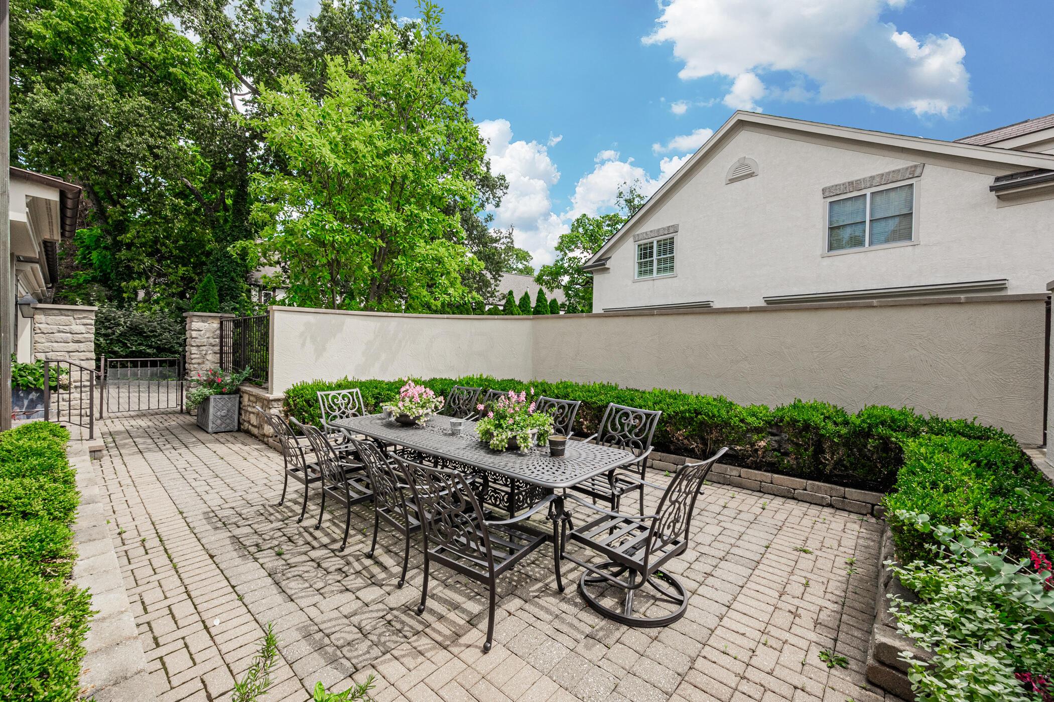 1558 Roxbury Road Columbus, OH 43212 - Photo 45 of 66 Private Patio
