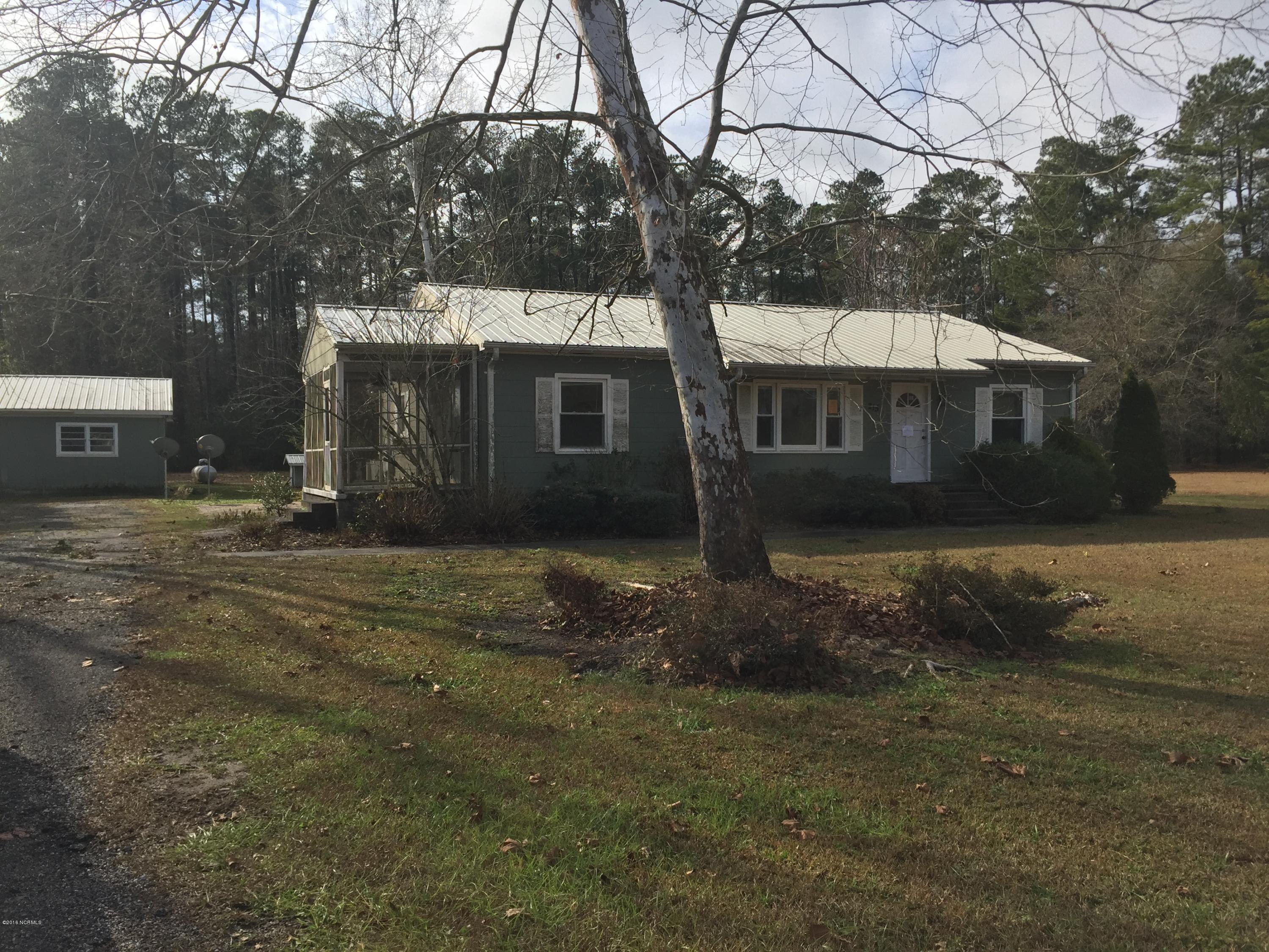 215 North Sunset Street Atkinson, NC 28421 - Photo 1 of 11 IMG_2928