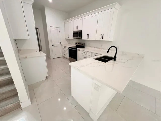 $3,199 | 21 North Hampton Avenue, Orlando, FL 32803