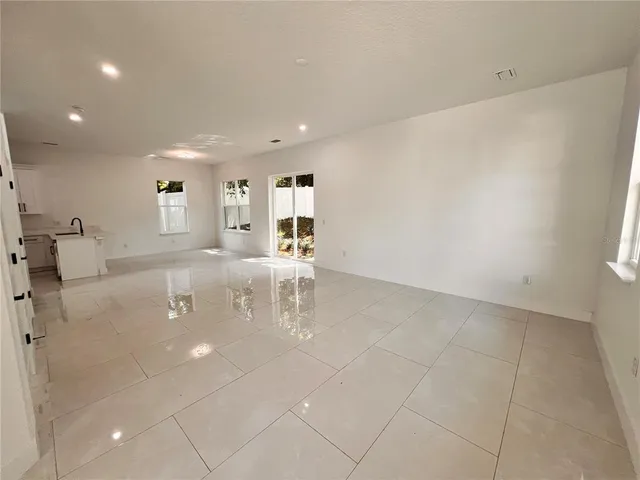 $3,199 | 21 North Hampton Avenue, Orlando, FL 32803