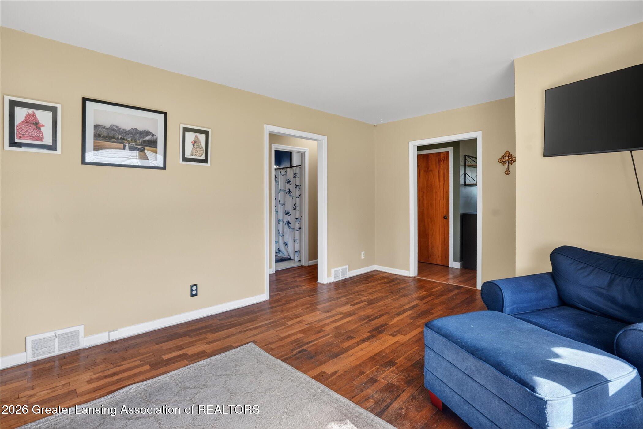 1910 Elmwood Road Lansing, MI 48917 - Photo 11 of 42 14-1910-Elmwood-Rd-Lansing-MI-48917-Wind