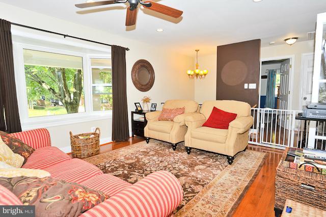 6917 Gillings Road Springfield, VA 22152 - Photo 13 of 24 Living Room
