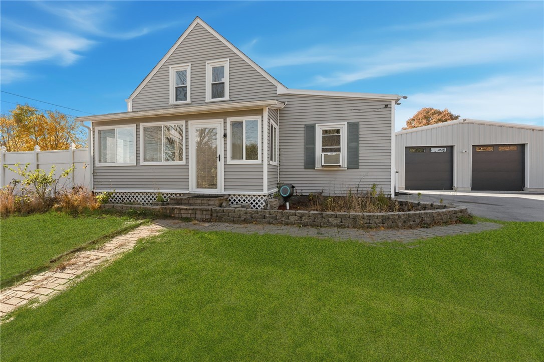 38 Battey Avenue Coventry, RI 02816 - Photo 2 of 42