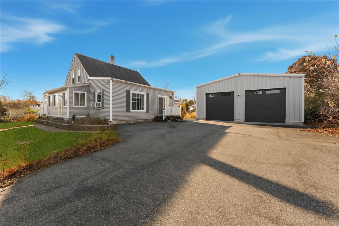 38 Battey Avenue Coventry, RI 02816 - Photo 4 of 42