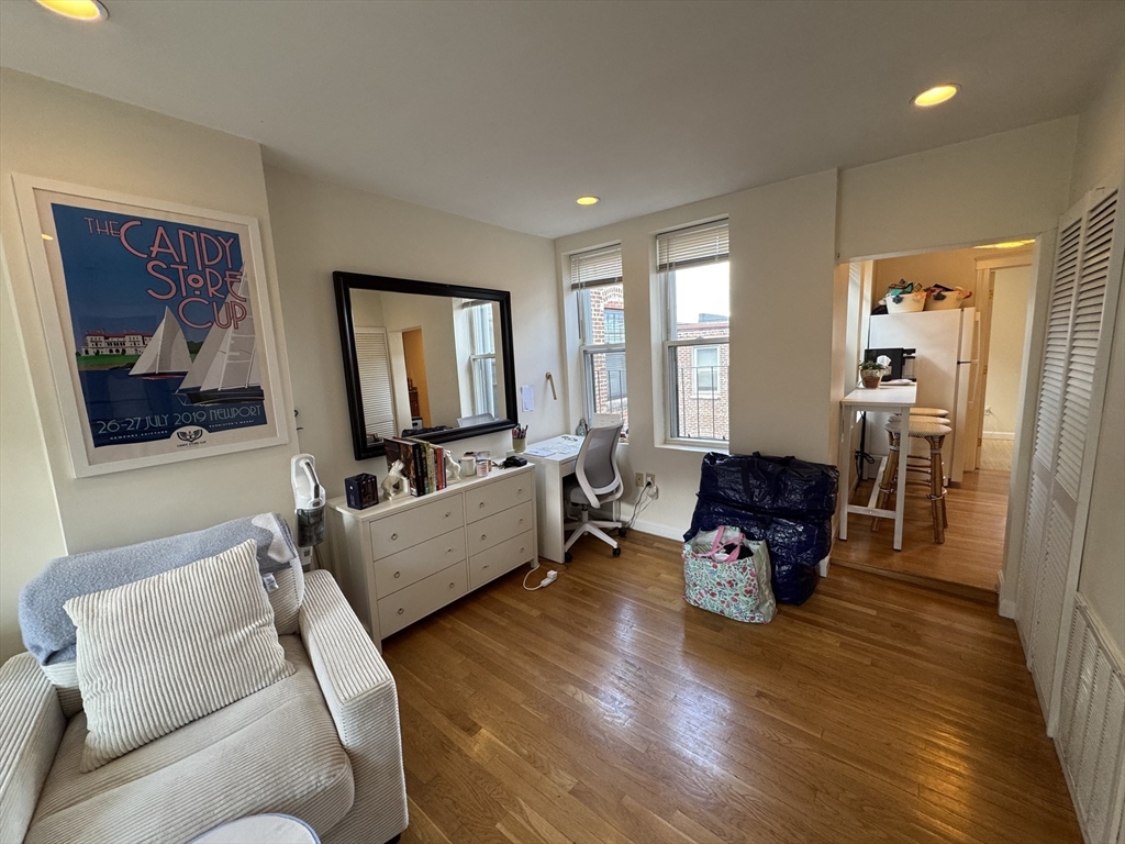 205 Endicott Street, Unit 4 Boston, MA 02113 - Photo 10 of 11
