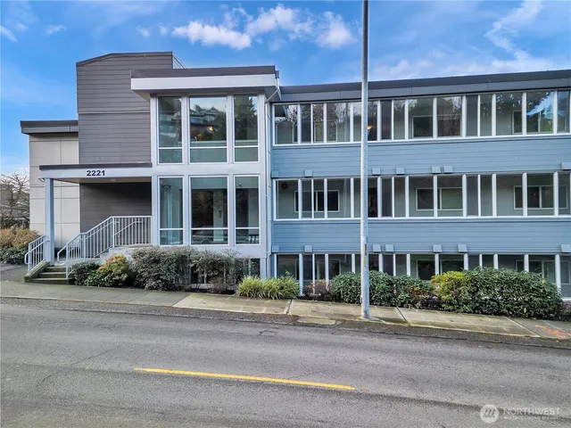 $599,999 | 2221 Gilman Drive West, Unit 205, Seattle, WA 98119