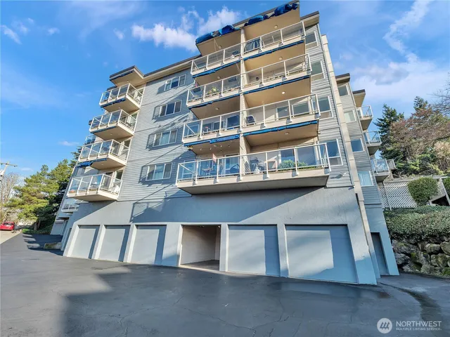 $599,999 | 2221 Gilman Drive West, Unit 205, Seattle, WA 98119