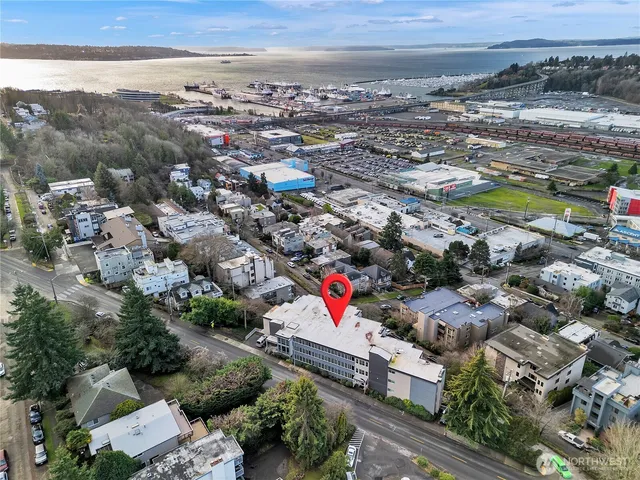 $569,999 | 2221 Gilman Drive West, Unit 205, Seattle, WA 98119