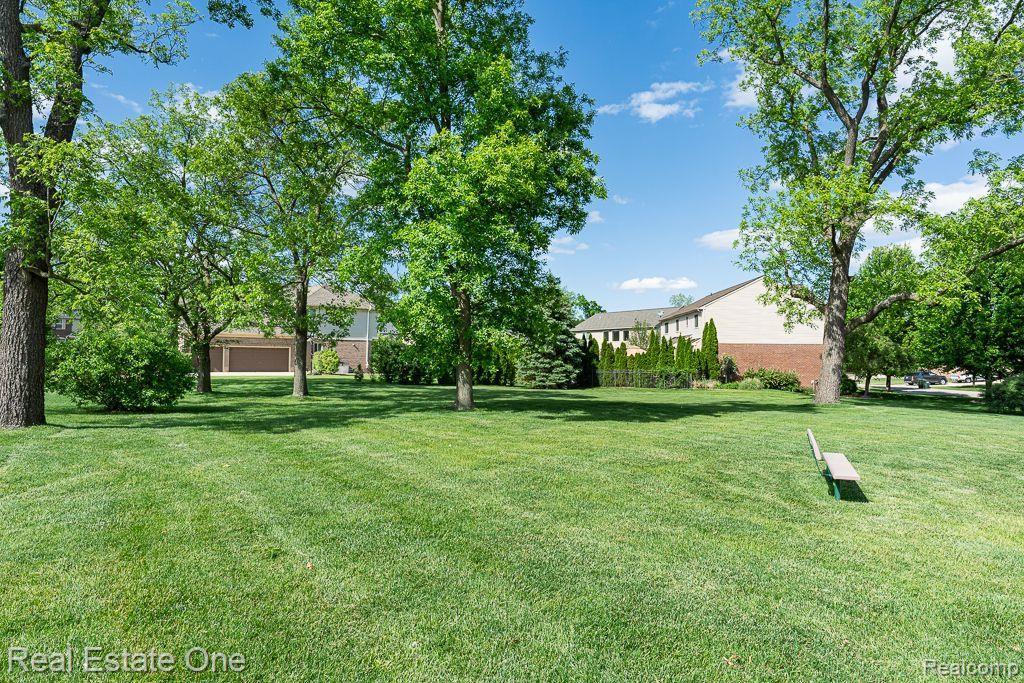 985 Monterey Ln. Rochester Hills, MI 48307 - Photo 9 of 54