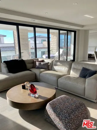 $24,000 | 17328 Tramonto Drive, Unit 206, Pacific Palisades, CA 90272